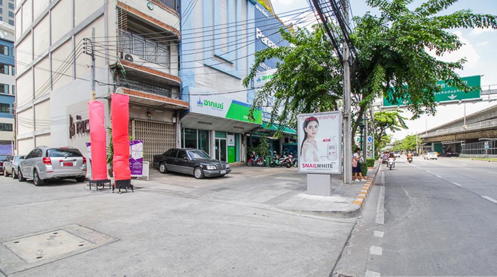 Wooden Suites Bangkok Exterior foto