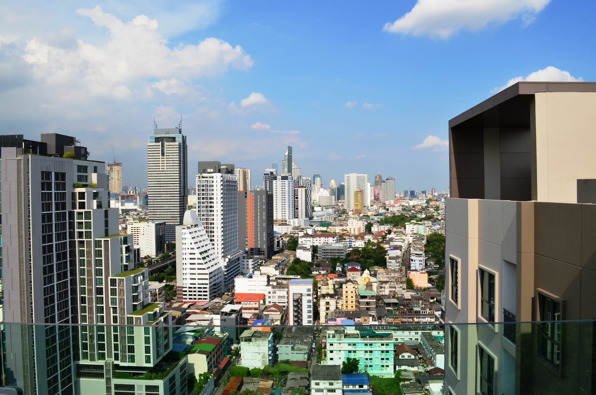 Wooden Suites Bangkok Exterior foto