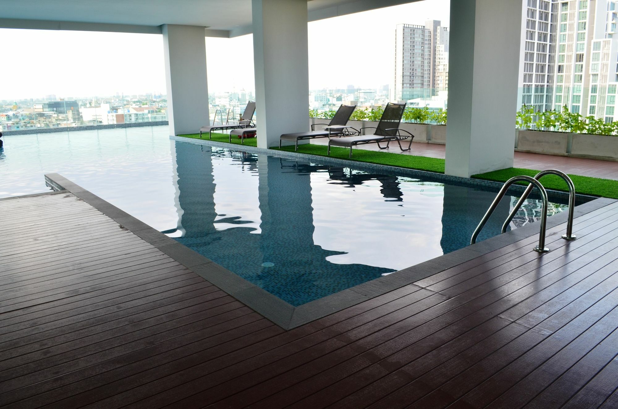 Wooden Suites Bangkok Exterior foto